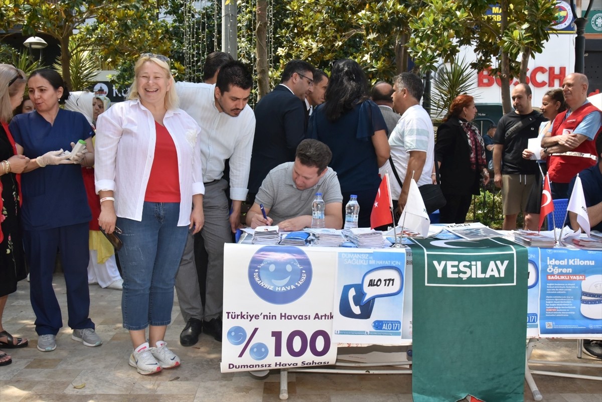 Yeşilay Manisa Şubesi, Dünya Tütünsüz Günü dolayısıyla farkındalık etkinliği düzenledi. Manisa İl...
