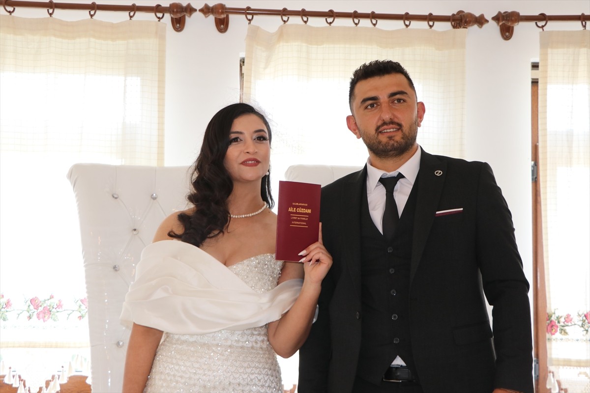  Yozgat'ta çiftlerin evlenmek için 25 Mayıs 2025'i tercih etmesi, nikah dairelerinde yoğunluk...