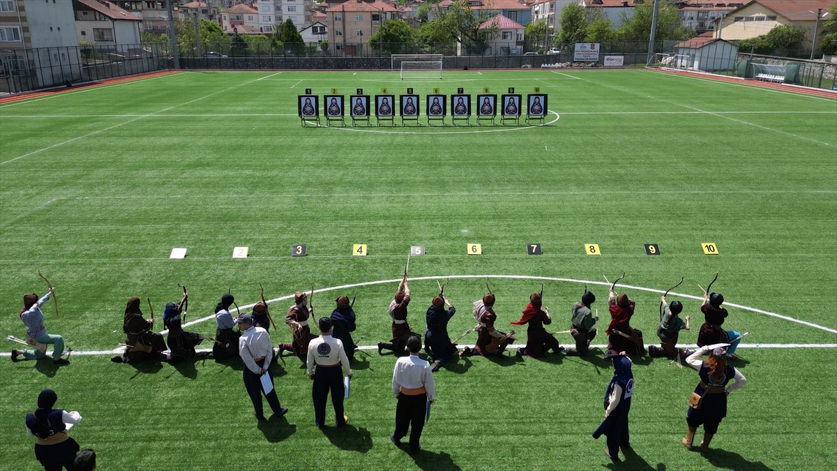 YURTLİG Geleneksel Türk Okçuluğu Şampiyonası, Sakarya'nın Karasu ilçesinde başladı. Gençlik ve...