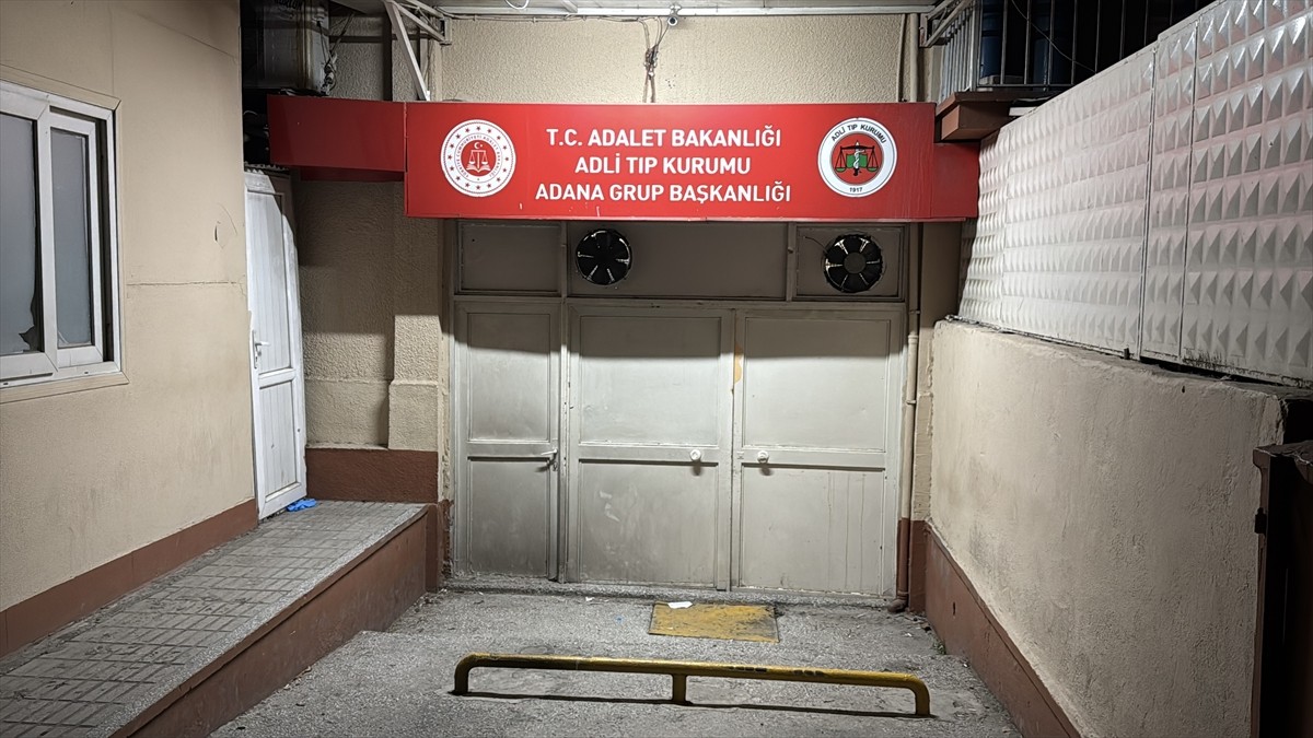 Adana'nın merkez Seyhan ilçesinde, çıkan silahlı kavgada 1 kişi öldü, 4 kişi yaralandı. Kavgada...
