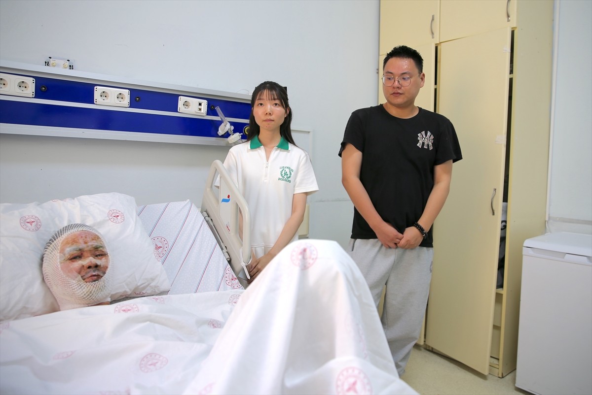 Ağrı'daki çakmak fabrikasında meydana gelen patlamada vücudunda yanıklar oluşan 54 yaşındaki Çinli...