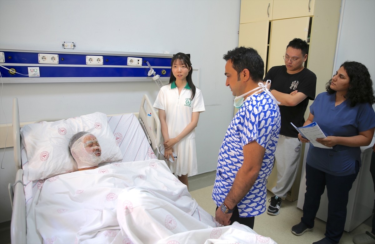 Ağrı'daki çakmak fabrikasında meydana gelen patlamada vücudunda yanıklar oluşan 54 yaşındaki Çinli...