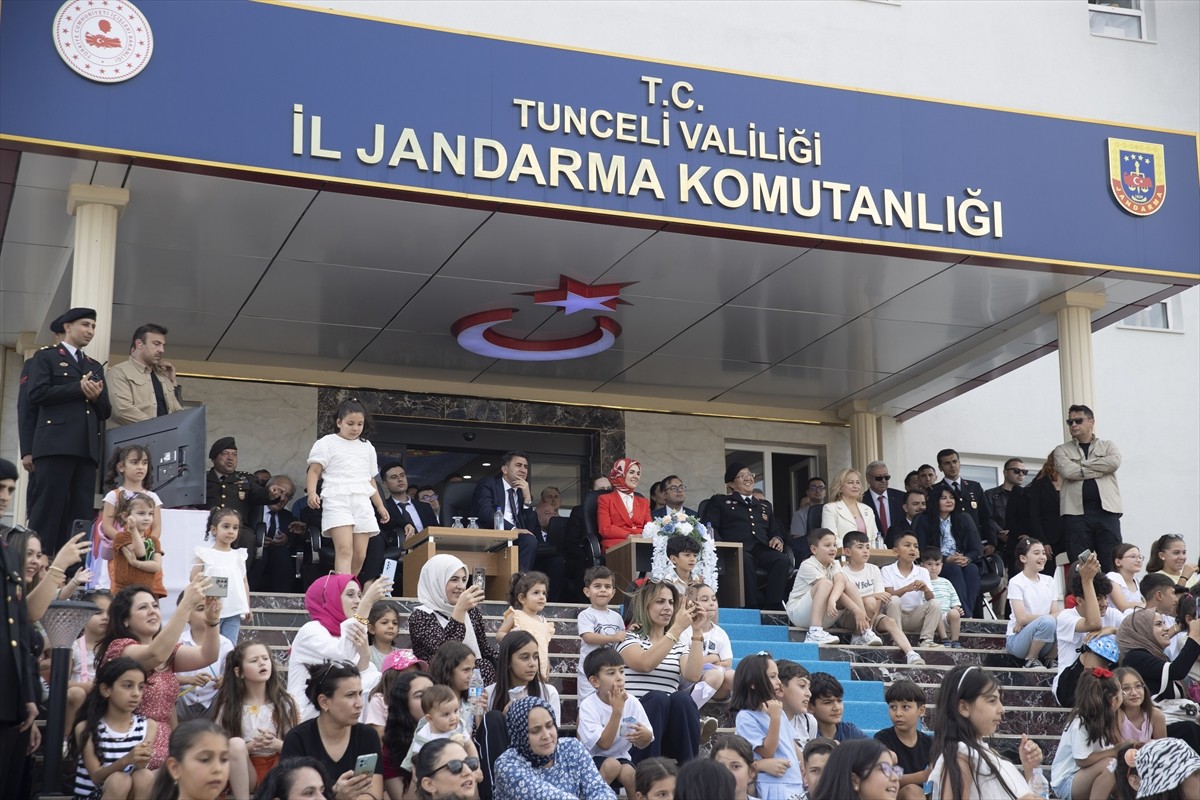 Aile ve Sosyal Hizmetler Bakanı Mahinur Özdemir Göktaş, Tunceli'de Jandarma Genel Komutanlığının...