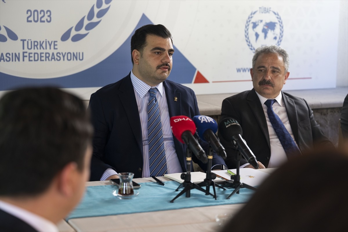 AK Parti Genel Sekreteri Eyyüp Kadir İnan, Türkiye Basın Federasyonu'nda, "Anadolu Sohbetleri"...