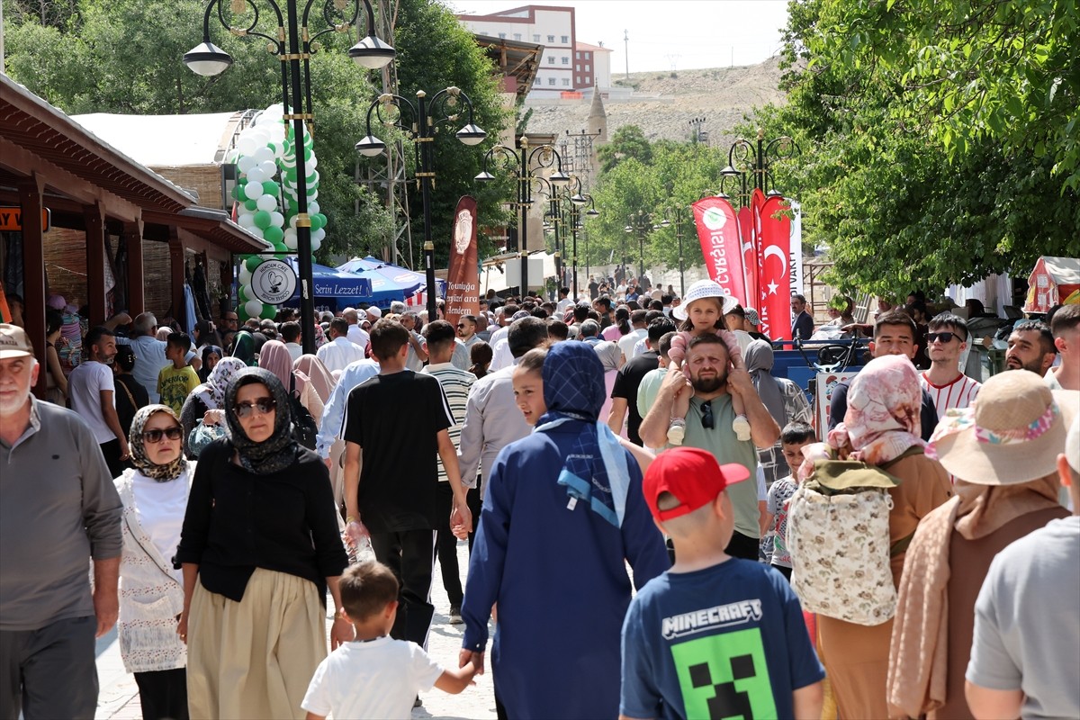 Anadolu'da inanç turizmin önemli merkezlerinden Malatya'nın Darende ilçesindeki Somuncu Baba...