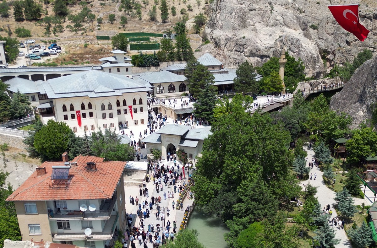 Anadolu'da inanç turizmin önemli merkezlerinden Malatya'nın Darende ilçesindeki Somuncu Baba...