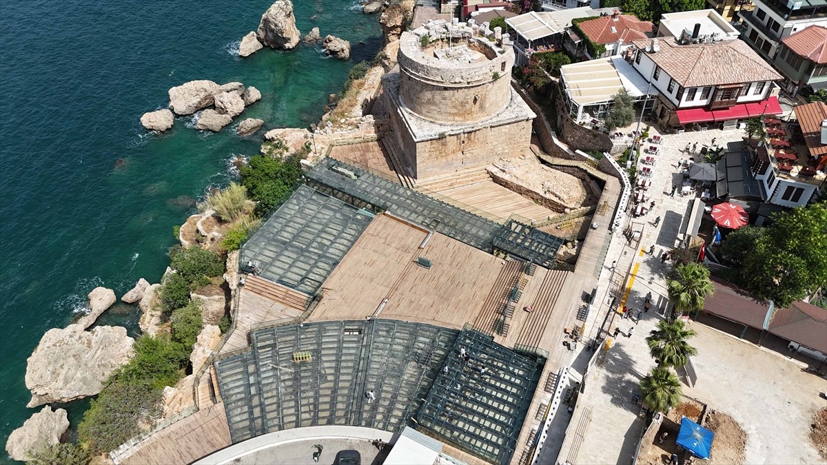 Antalya'nın simgeleri arasında yer alan ve kazı çalışmalarında önemli buluntuların çıkarıldığı...