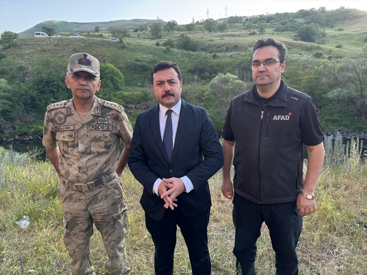 Ardahan'ın Çıldır ilçesinde Kura Nehri'ne giren 2 kişi boğularak öldü. Olayın ardından Çıldır...