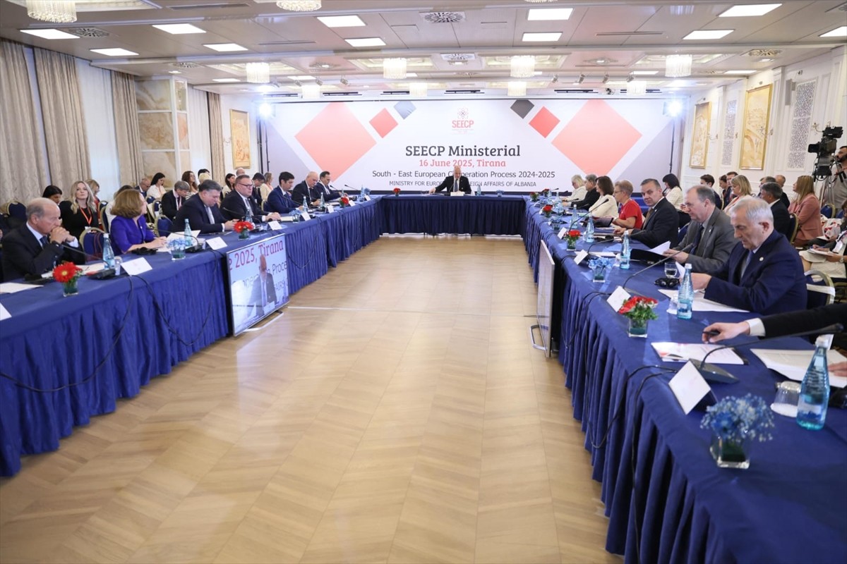 Arnavutluk'un başkenti Tiran'da düzenlenen Güneydoğu Avrupa İşbirliği Süreci (GDAÜ) Dışişleri...