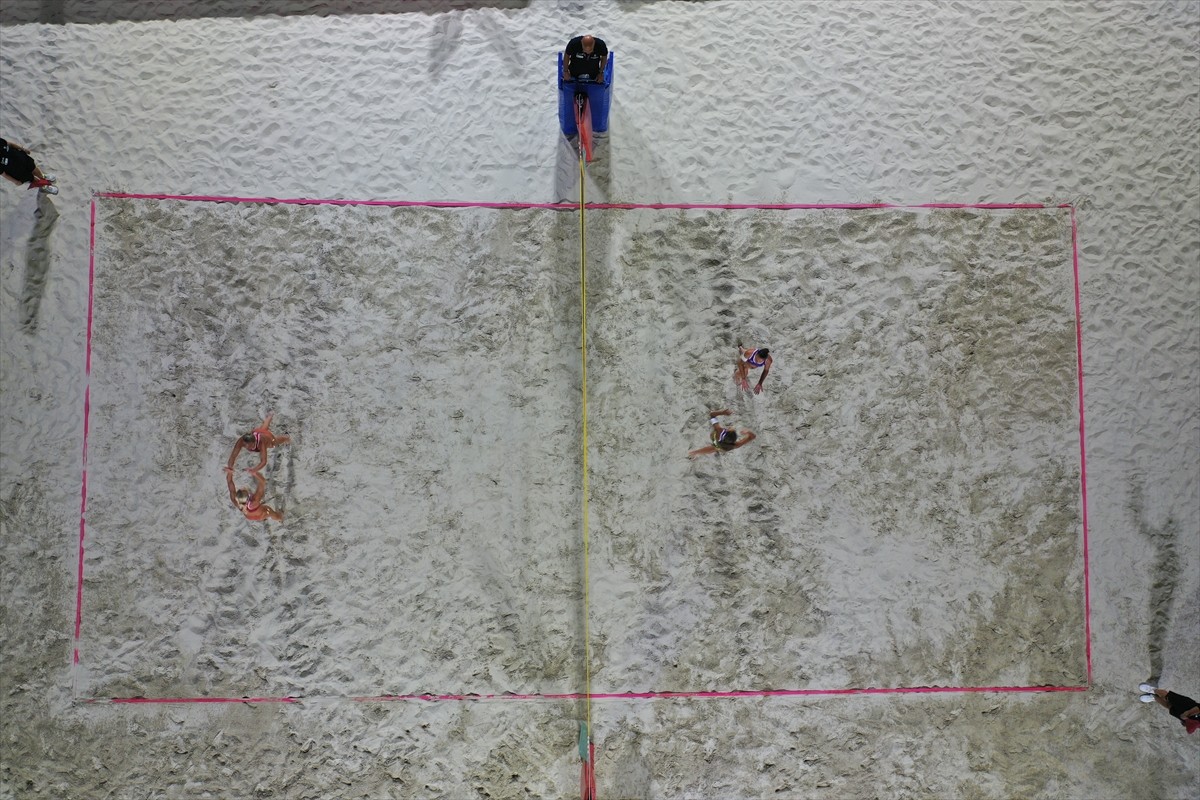 Aydın'ın Efeler ilçesinde düzenlenen Uluslararası Plaj Voleybolu Türkiye Serisi Aydın etabı sona...