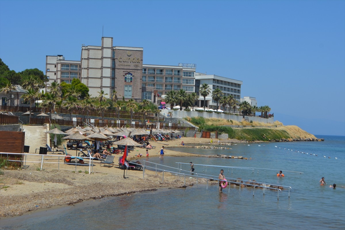 Balıkesir'in Ayvalık ilçesinde Kurban Bayramı tatilinde konaklama tesislerinde doluluk oranı yüzde...
