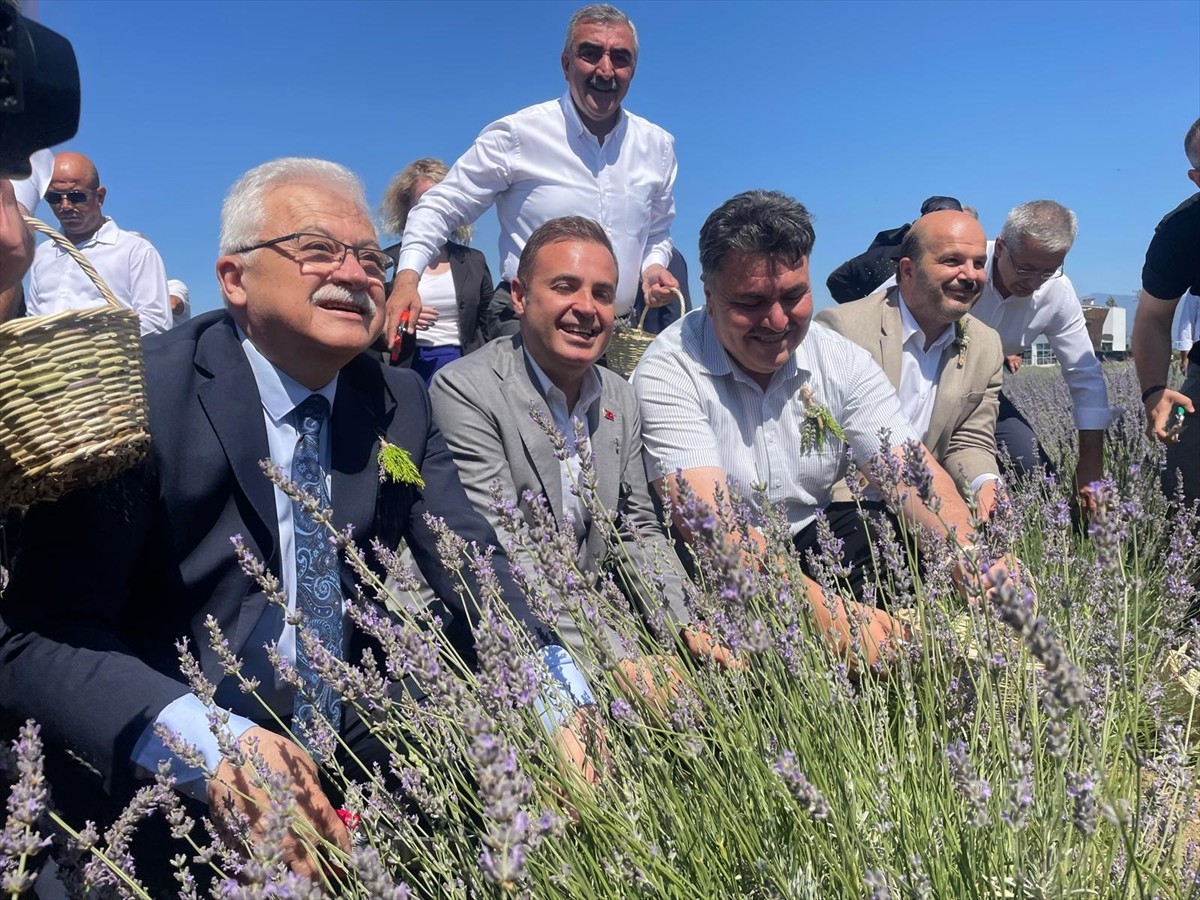 Balıkesir Büyükşehir Belediyesince ilçe belediyelerinin katkılarıyla hazırlanan Balıkesir 6....