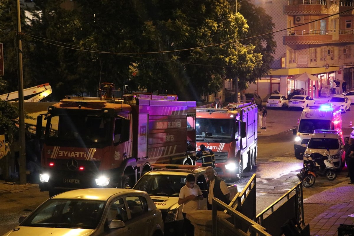 Batman’da bir zincir markette çıkan yangın itfaiye ekiplerince söndürüldü. Ekipler, yangına...