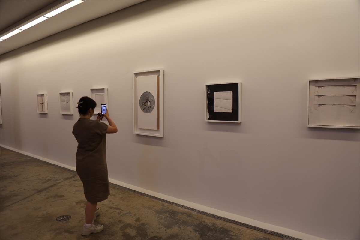 Bayburt'ta heykeltıraş Seçkin Pirim'in farklı teknik ve boyutlarda yaptığı eserlerin yer aldığı...