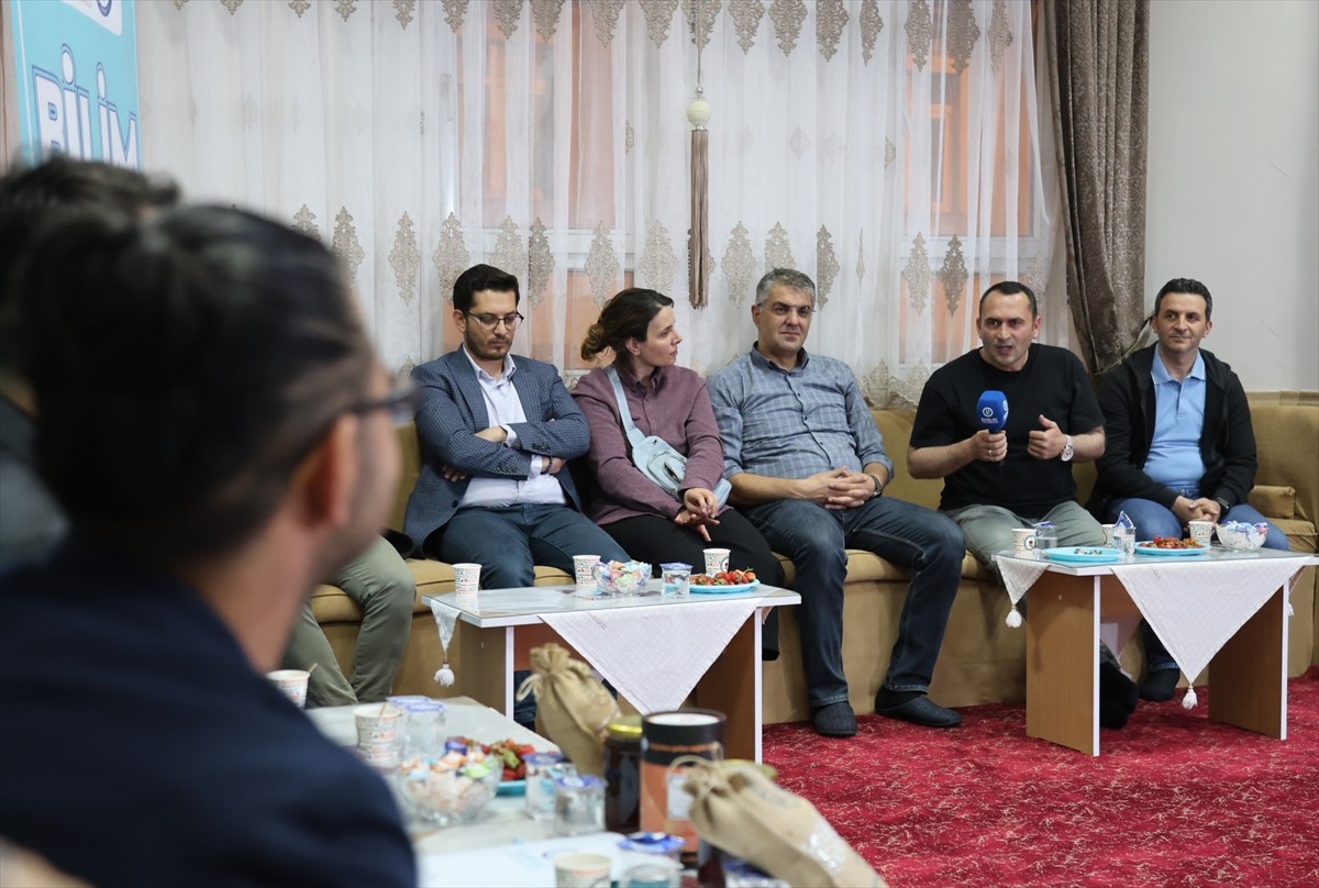 Bayburt'ta Yükseköğretim Kurulu (YÖK) ile Bayburt Üniversitesi işbirliğiyle "Modern Arıcılık...