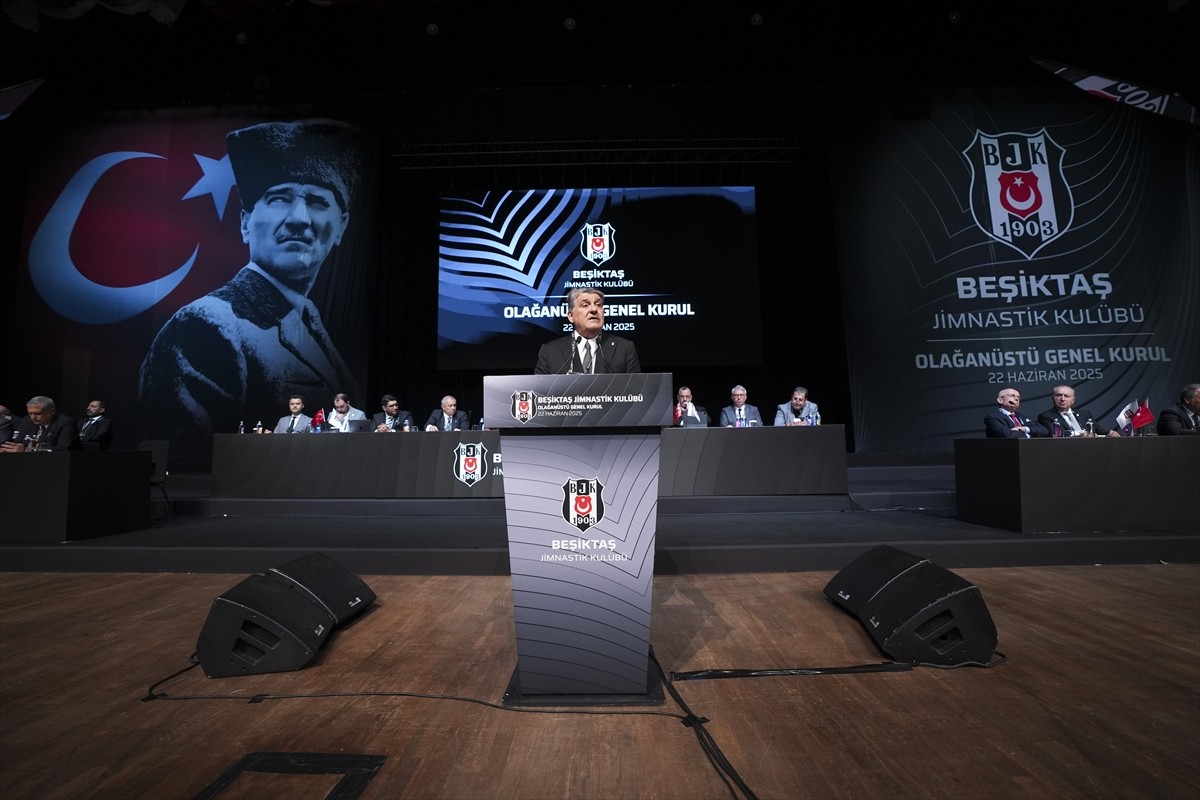 Beşiktaş Kulübü Başkanı Serdal Adalı, siyah-beyazlı kulübün ICC İstanbul Kongre Merkezi Harbiye...