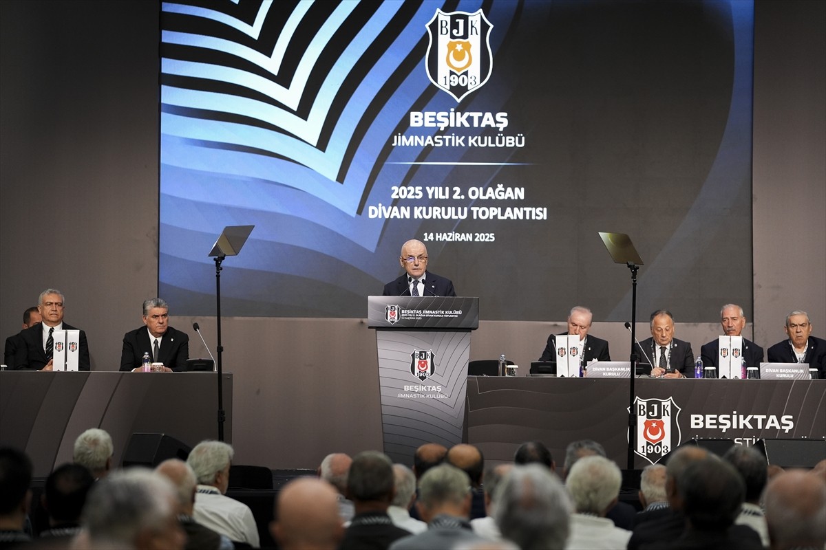 Beşiktaş Kulübünün 2025 yılı 2. olağan divan kurulu toplantısı başladı. Divan Kurulu Başkanı...