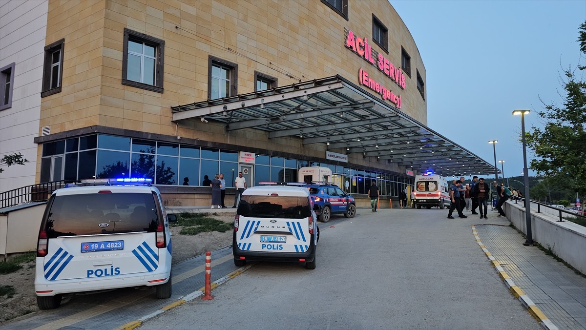 Çankırı'da iki aile arasında çıkan silahlı kavgada köy muhtarı hayatını kaybetti, 3 kişi...