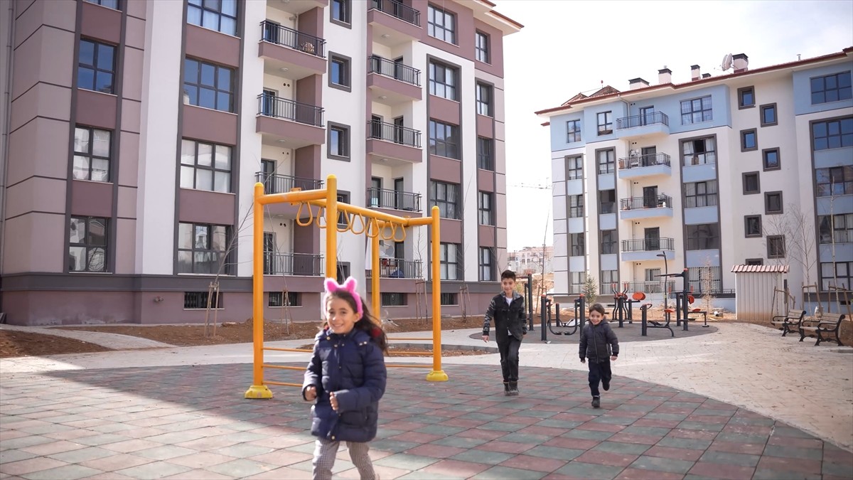 Çevre, Şehircilik ve İklim Değişikliği Bakanı Murat Kurum, Malatya'da Bahçebaşı ve İkizce...