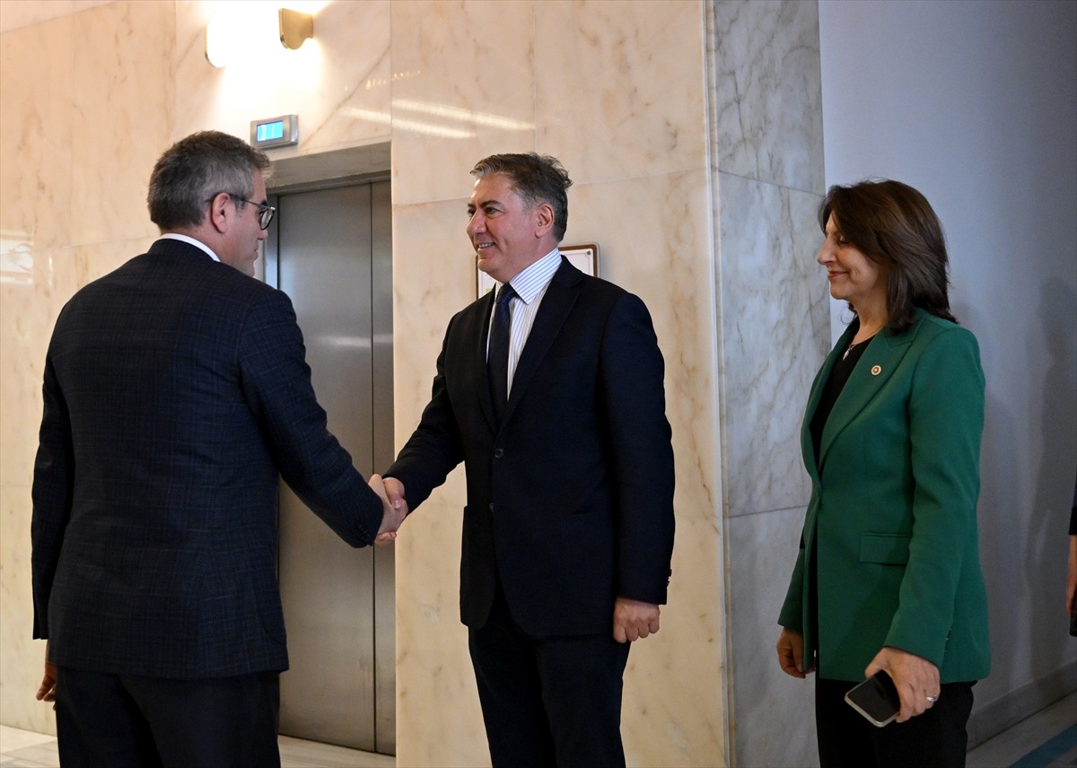 CHP'nin 28. Yasama Dönemi İkinci Devre Meclis Başkanı adayı, Artvin Milletvekili Uğur Bayraktutan...