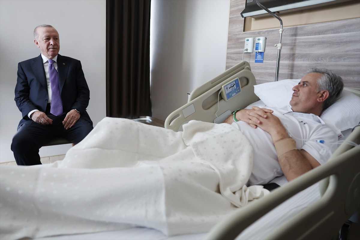 Cumhurbaşkanı Recep Tayyip Erdoğan, Muğla'da denizde geçirdiği kaza sonucu yaralanan AK Parti...
