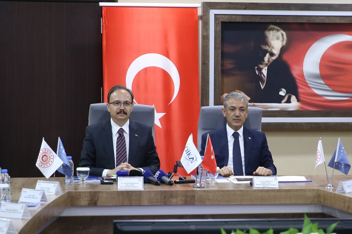 Dicle Kalkınma Ajansı (DİKA) Yönetim Kurulu Toplantısı Siirt'te yapıldı. Siirt Valisi ve Belediye...