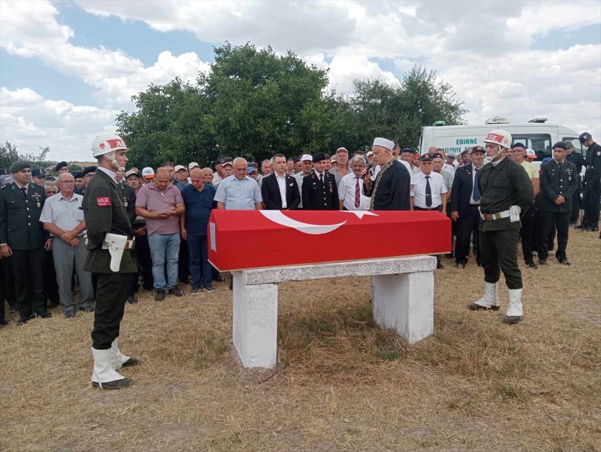 Edirne’de 71 yaşında yaşamını yitiren Kıbrıs Gazisi Ahmet Ada, Havsa ilçesine bağlı Abalar köyünde...