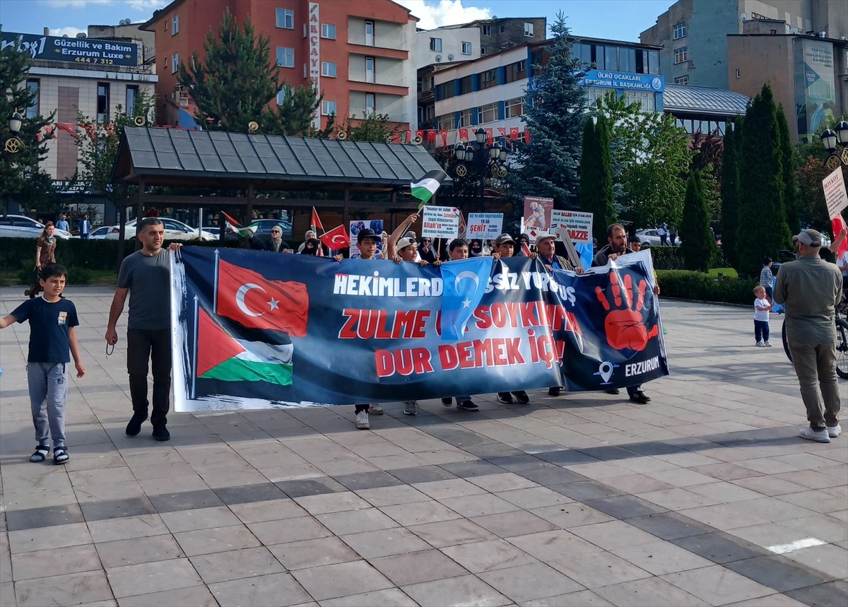 Erzurum'da hekim ve sağlıkçılar, İsrail'in Gazze'ye yönelik saldırılarını protesto etmek ve zulme...