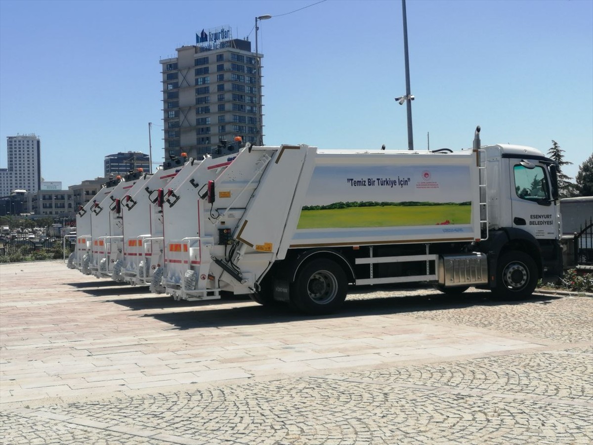 Esenyurt Belediyesi, Çevre, Şehircilik ve İklim Değişikliği Bakanlığınca hibe edilen temizlik...