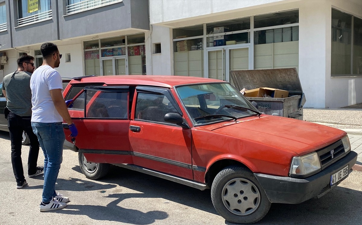 Eskişehir&#039;in Tepebaşı ilçesinde girdiği bankada kredi çekmek istediği iddia edilen şüpheli...
