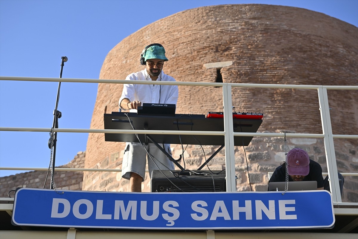 EV.ankara adlı kültür sanat oluşumunun tasarladığı, Ankara Büyükşehir Belediyesinin (ABB) destek...