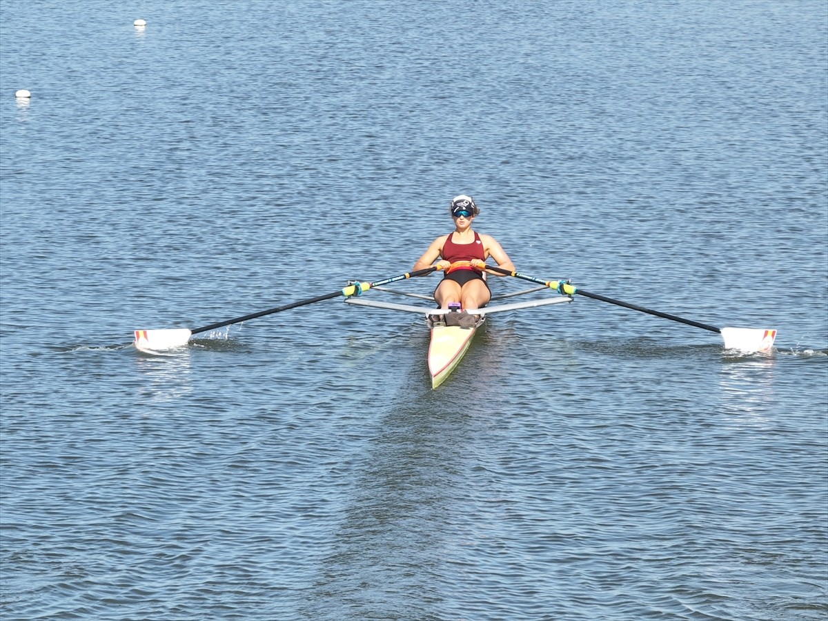 Galatasaraylı milli kürekçi Deniznur Serra Baykara, Polonya'da temmuz ayında düzenlenecek 23 Yaş...
