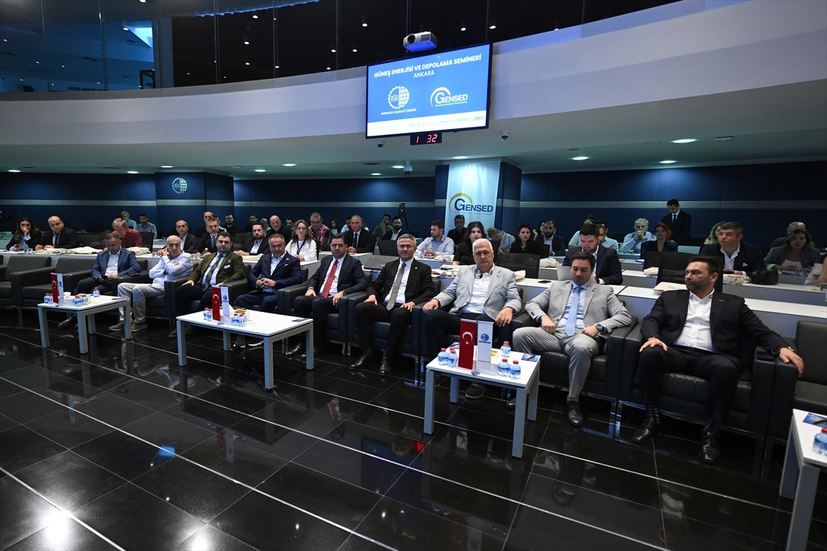 Güneş Enerjisi ve Depolama Seminer Programı Ankara Sanayi Odası (ASO) Zafer Çağlayan Salonu'nda...