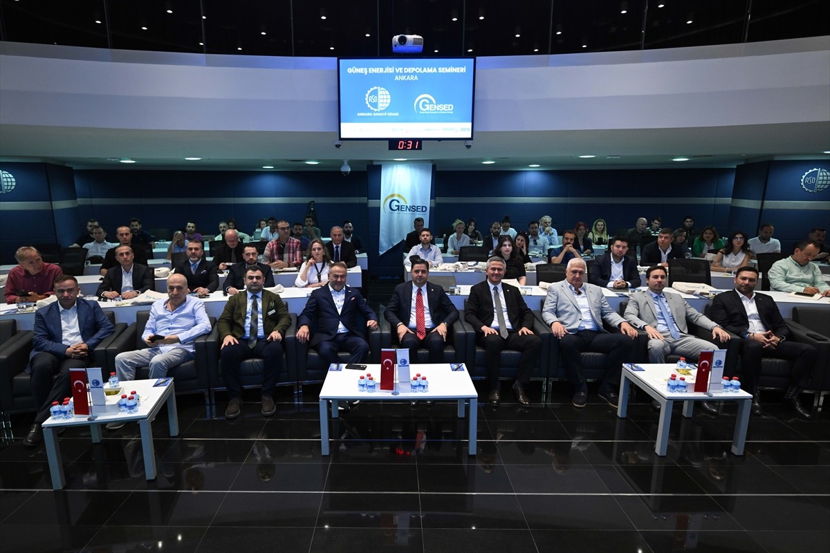 Güneş Enerjisi ve Depolama Seminer Programı Ankara Sanayi Odası (ASO) Zafer Çağlayan Salonu'nda...