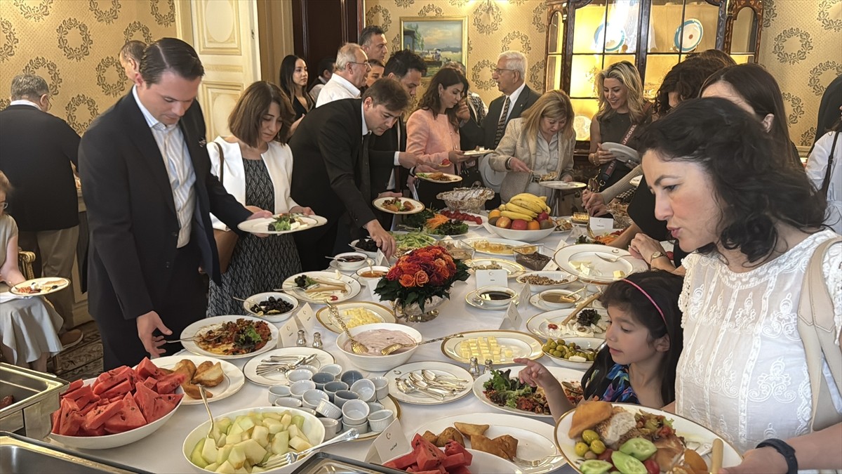 İngiltere'nin başkenti Londra'da "Türk Mutfağı Haftası" ve "Dünya Kahvaltı Günü" etkinlikleri...