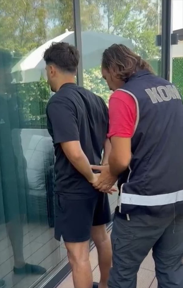 Interpol tarafından uluslararası düzeyde aranan kişi, Muğla'nın Fethiye ilçesinde yakalandı.