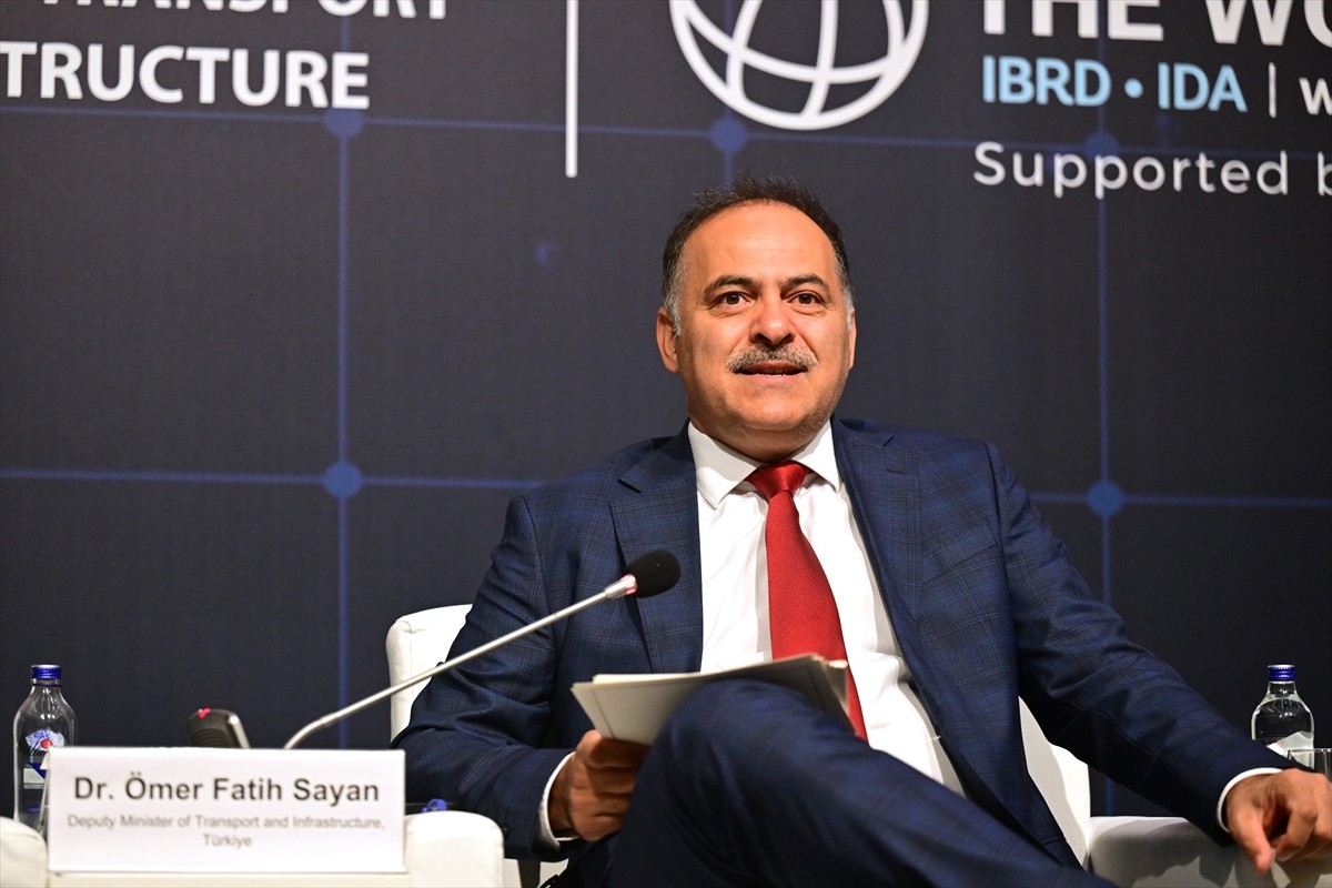 İstanbul Kongre Merkezi'nde düzenlenen Küresel Ulaştırma Koridorları Forumu'nun üçüncü gününde...