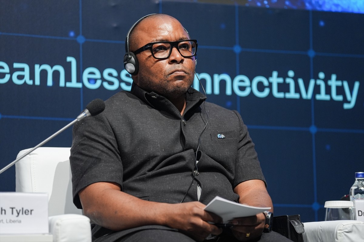 İstanbul Kongre Merkezi'nde düzenlenen "Küresel Ulaştırma Koridorları Forumu" kapsamında, "Küresel...