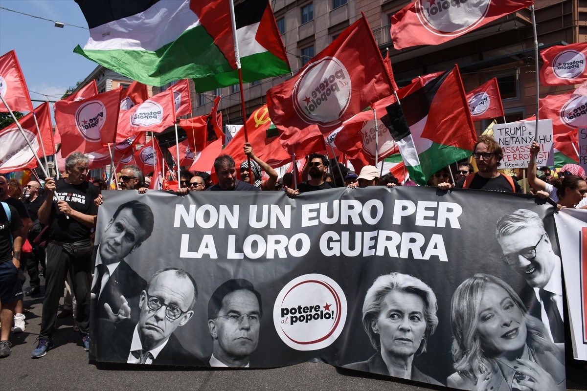 İtalya'nın başkenti Roma'da "İsrail'in Filistin'e saldırıları" ve "Avrupa'nın yeniden...