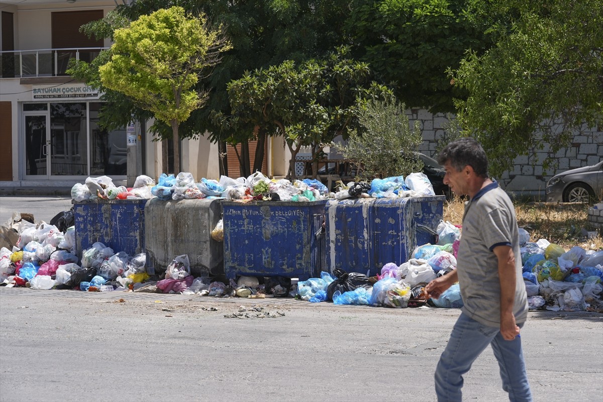 İzmir'in Buca Belediyesinde işçilerin maaşlarını düzensiz aldıkları gerekçesiyle 8 gün önce...