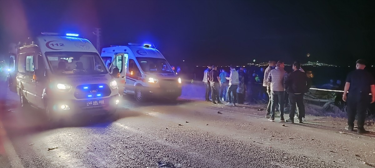 Kahramanmaraş'ın Elbistan ilçesinde 2 otomobilin çarpışması sonucu baba ve kızı hayatını kaybetti...