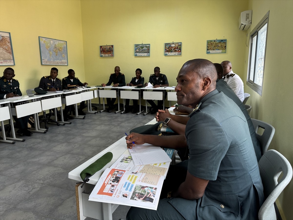 Kamerun Silahlı Kuvvetleri personeline yönelik Türkçe dil eğitimi kapsamında mayısta açılan Türkçe...