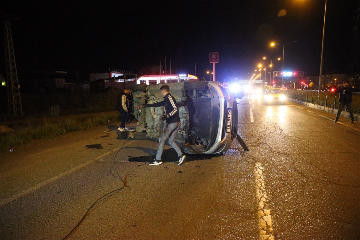 Kars'ta meydana gelen trafik kazasında 4 kişi yaralandı. 