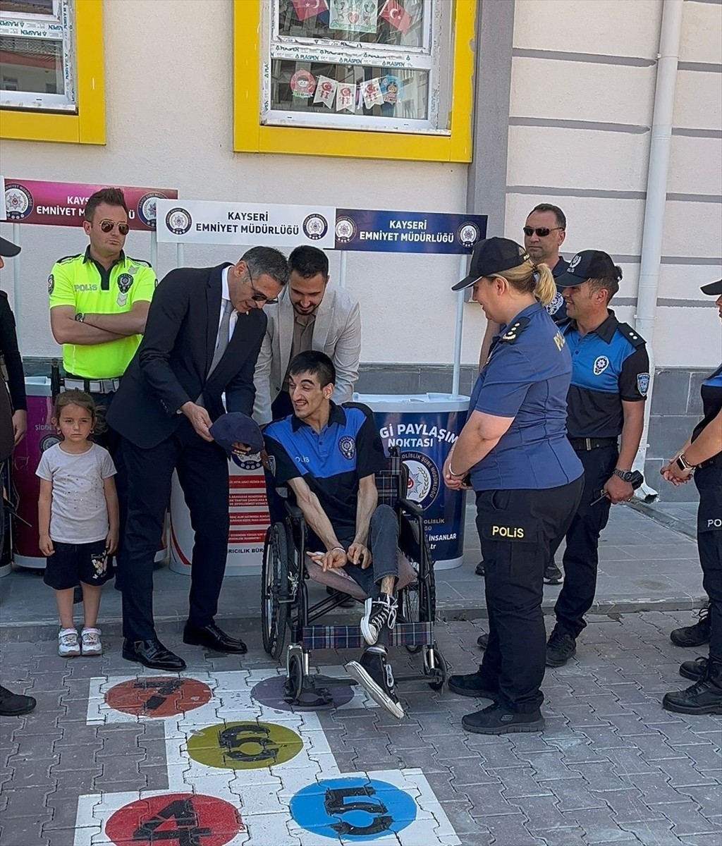 Kayseri'de polis ekipleri, bedensel engelli Hasan Can Kazel'in polis olma hayalini bir günlüğüne...