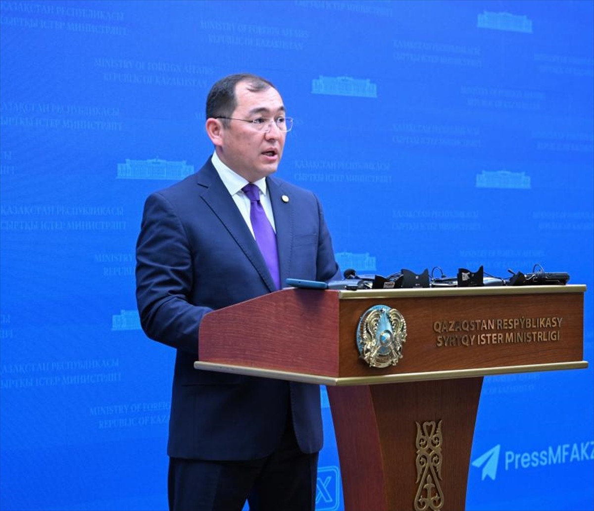 Kazakistan Dışişleri Bakanlığı Sözcüsü Aybek Smadiyarov, Astana’da düzenlediği haftalık basın...