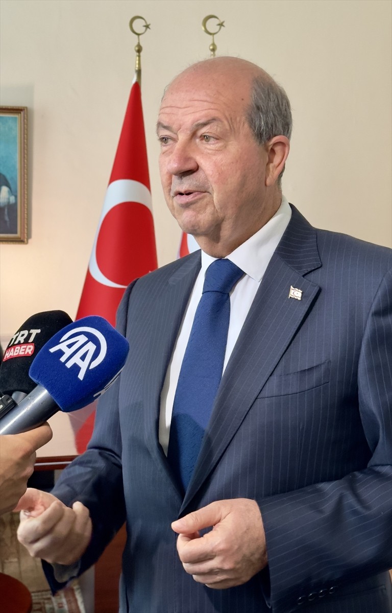 KKTC Cumhurbaşkanı Ersin Tatar, resmi temaslarda bulunmak üzere geldiği İngiltere'nin başkenti...