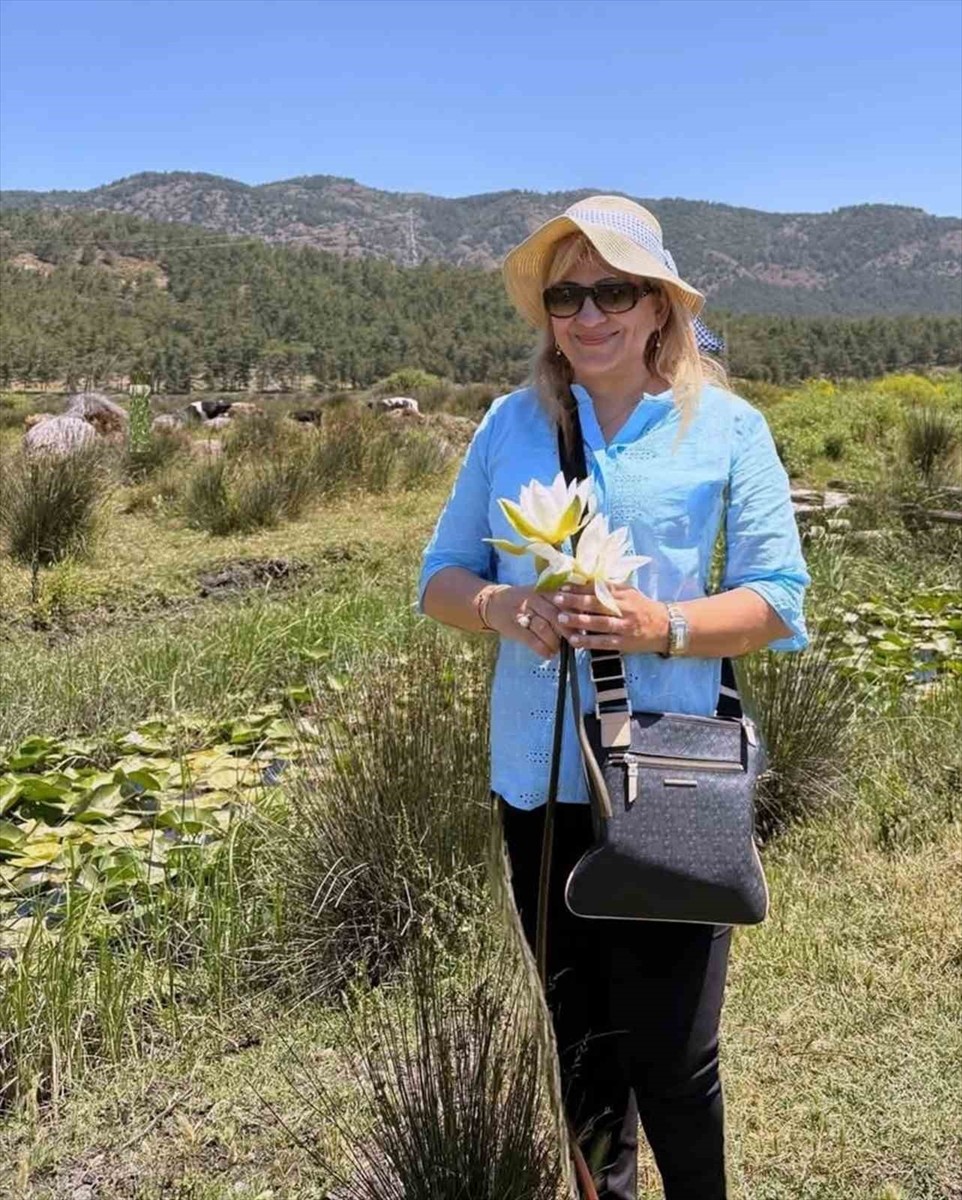 Köyceğiz Gölü'nün uzantısındaki kanallarda yetişen ve "tüm çiçeklerin kraliçesi" diye bilinen...