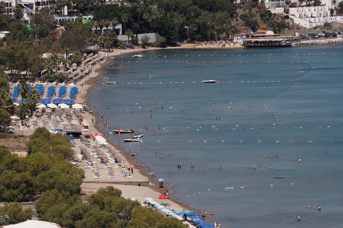 Kurban Bayramı dolayısıyla Muğla'nın Bodrum, Ula, Marmaris ve Fethiye gibi önemli turizm...