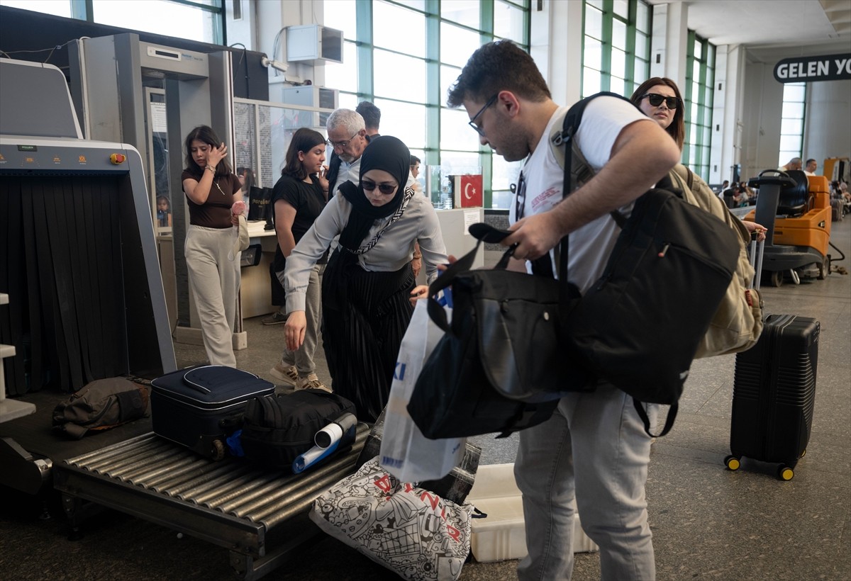 Kurban Bayramı tatilini memleketlerinde ya da tatil beldelerinde geçirmek isteyenler, Ankara...