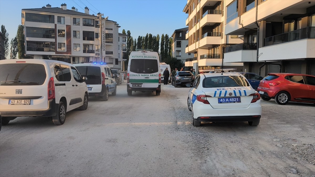 Kütahya'da, inşaat halindeki bir binanın asansör boşluğuna düşen işçi yaşamını yitirdi.